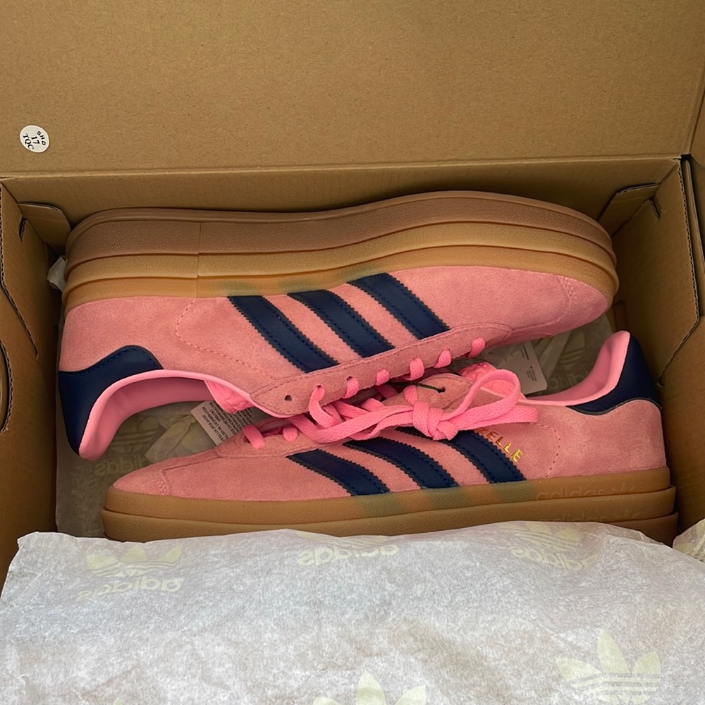 BRAND NEW UNWORN PINK PLATFORM ADIDAS GAZELLES